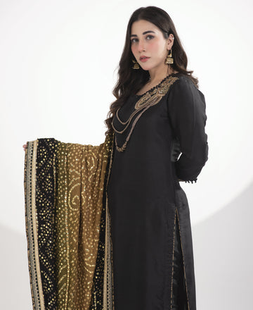 Zarina-e-Zeb ( Rawsilk Chunri outfit)